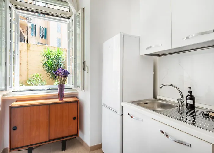 Apartment Alma Luxury Elegant 1br Quartiere Africano Self Check In Metro B Rom